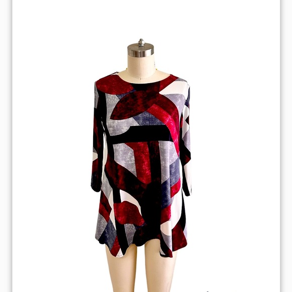 Alfani Petit Colorbrock Geometric High-Low Tunic blouse - Picture 2 of 6